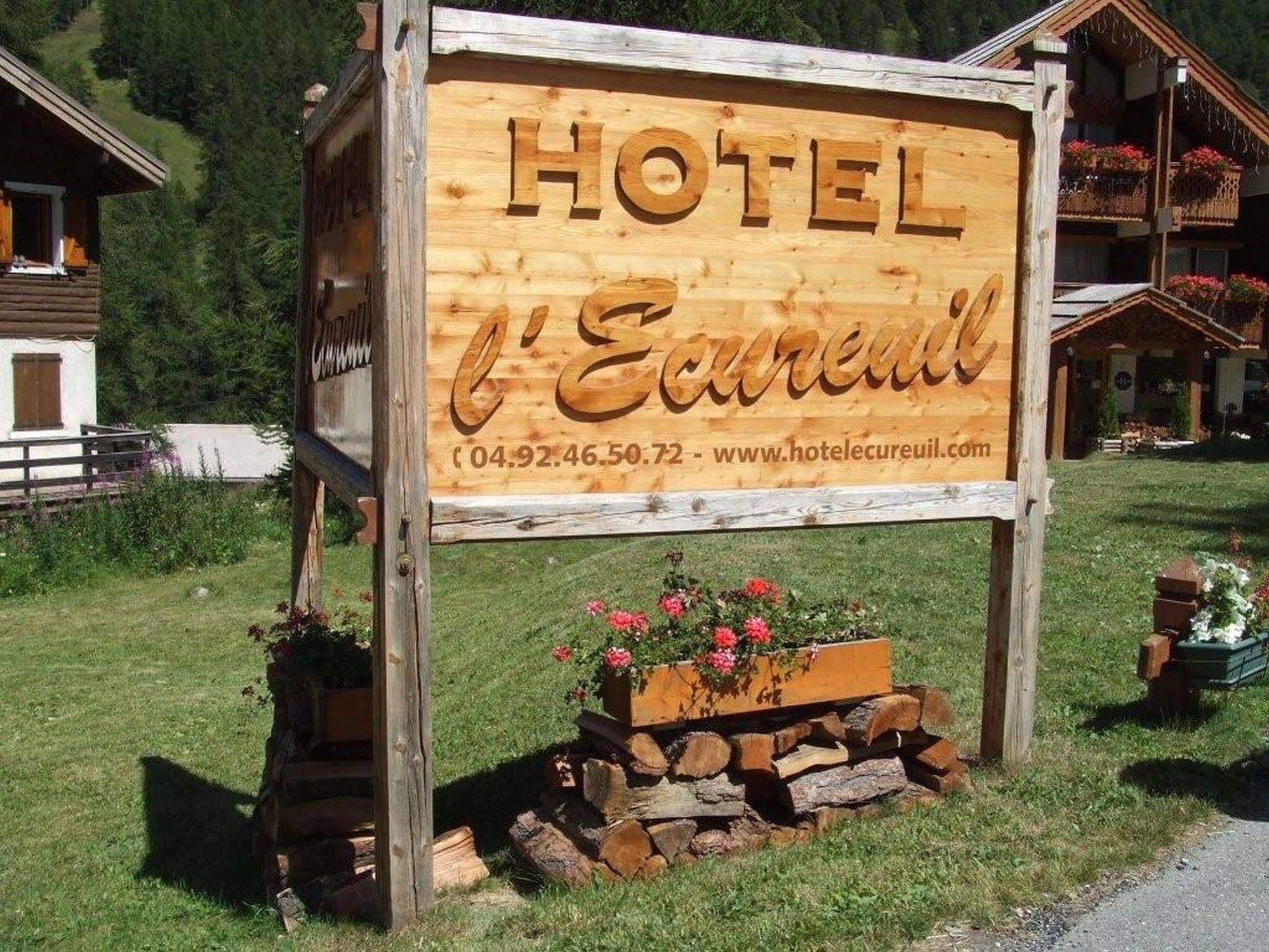 Hotel Ecureuil Vars  Exteriör bild