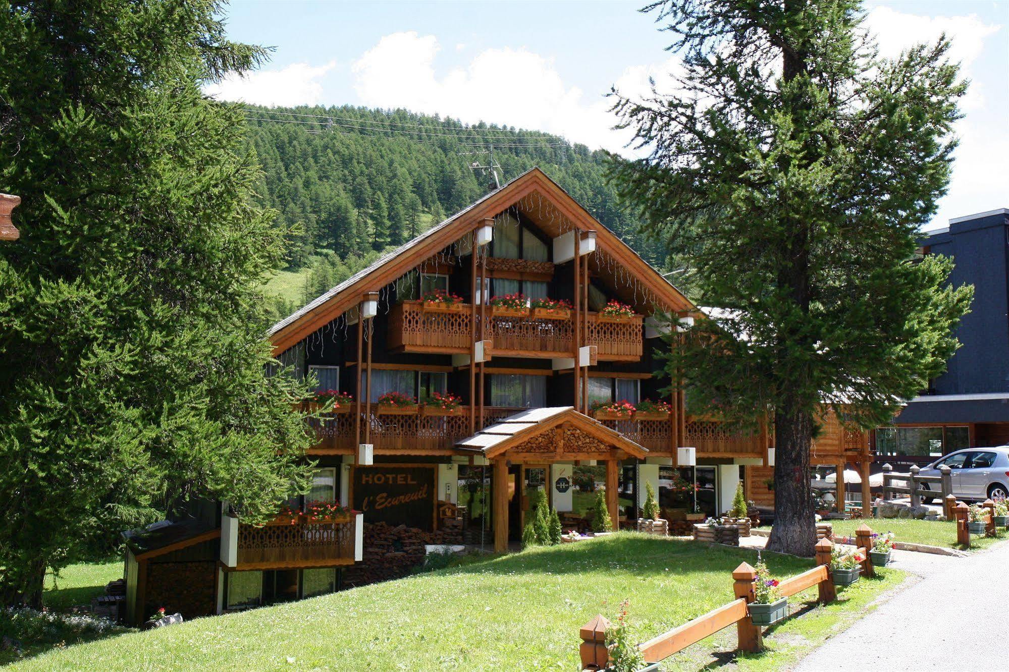 Hotel Ecureuil Vars  Exteriör bild